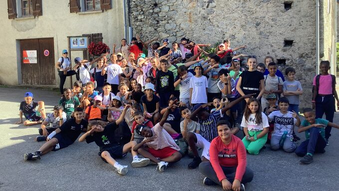 Le groupe du séjour 1 dans le village d’Aulus les bains